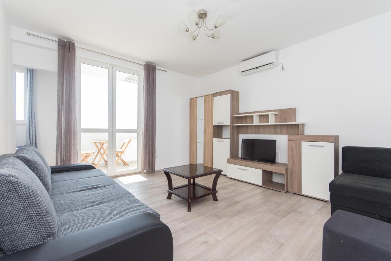Canuck Apartment