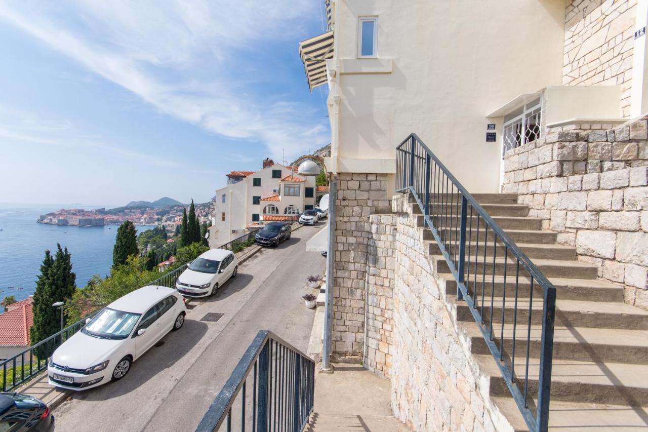 Canuck Dubrovnik